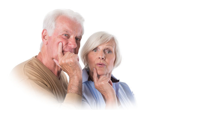 Durch die xxv24 Demenzversicherung zufriedenes älteres Paar